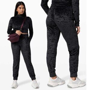 LULULEMON Ready to Crush Crushed Velvet Jogger Sz 6 Black
